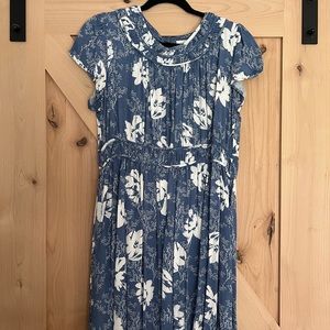 Bohme blue floral dress. Size large.